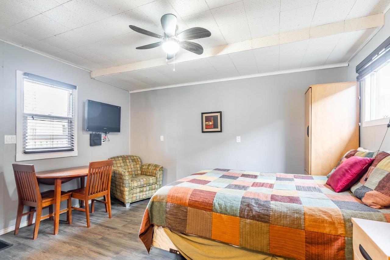 Bayside Cottage Rentals Port Rowan 外观 照片